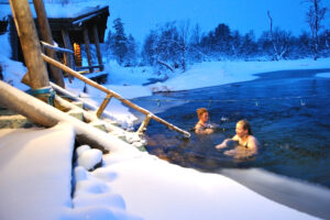 Finnish Saunas and Ice bath experience The Iceman cometh. Cold water showers. Benefits of cold water bathing. Hydrotherapy. Lifestyle. Super Soldier Project.